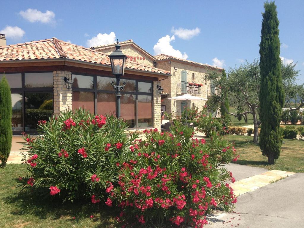 Logis Hotel Restaurant Le Mas De Mon Pere Saint-Jean-le-Centenier Bagian luar foto