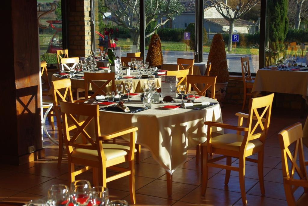 Logis Hotel Restaurant Le Mas De Mon Pere Saint-Jean-le-Centenier Bagian luar foto